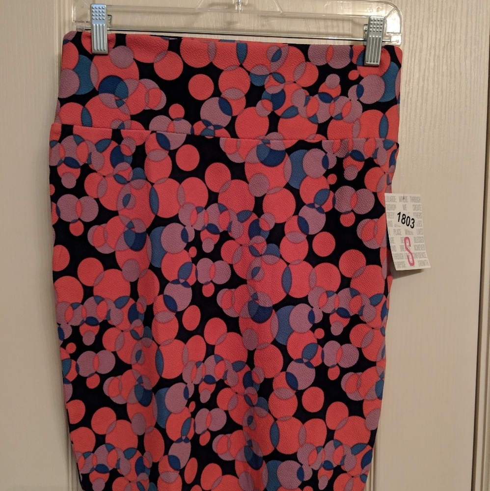 NWT Small LulaRoe Cassie skirt